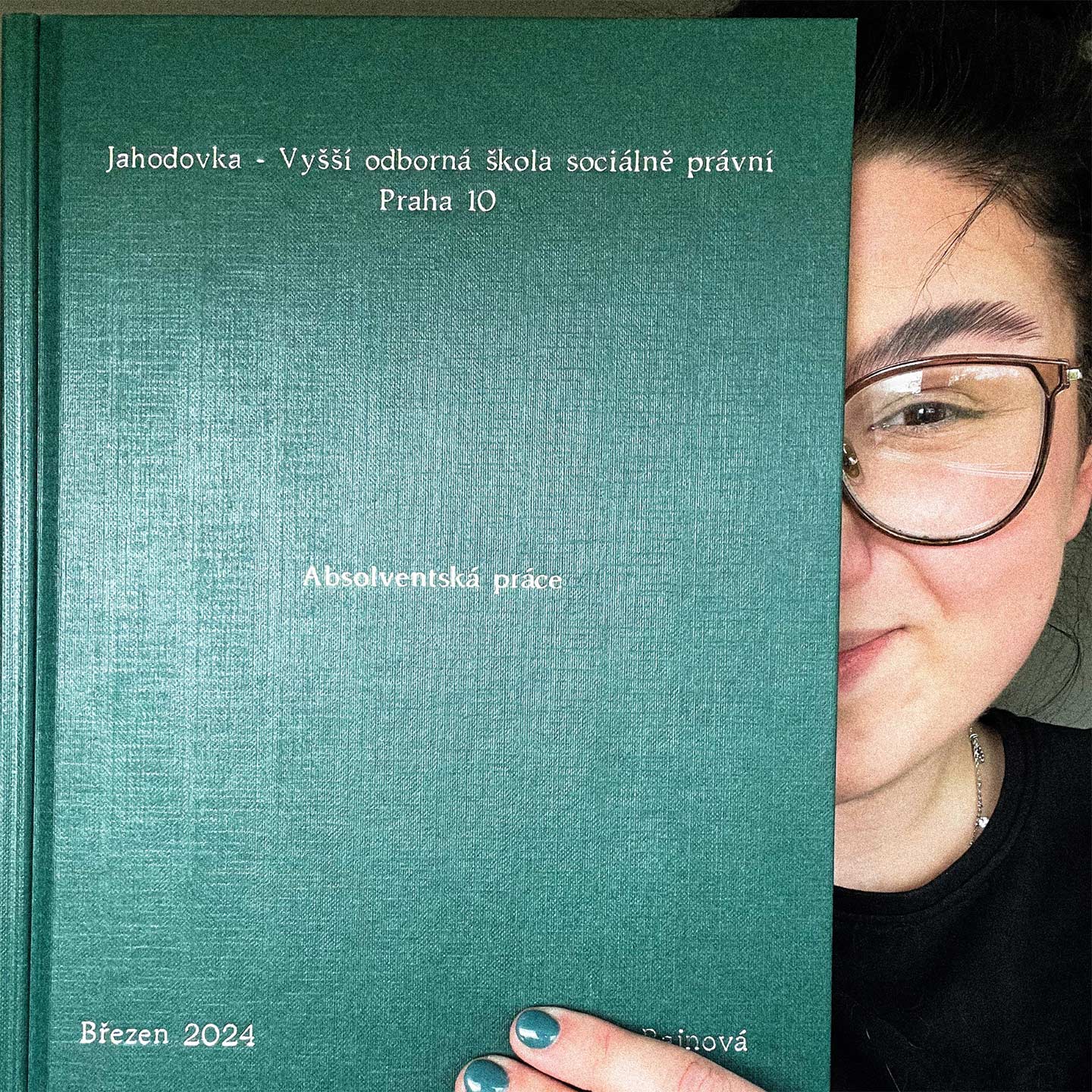 Vanessa s diplomovou prací